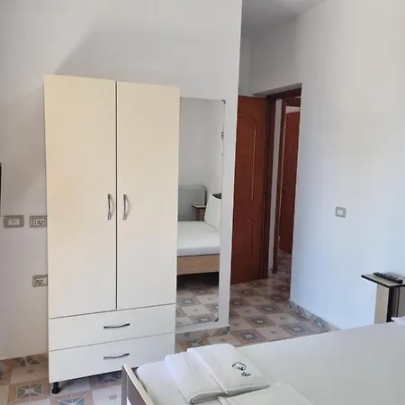 Horizon Rooms Dhermi Gæstehus *